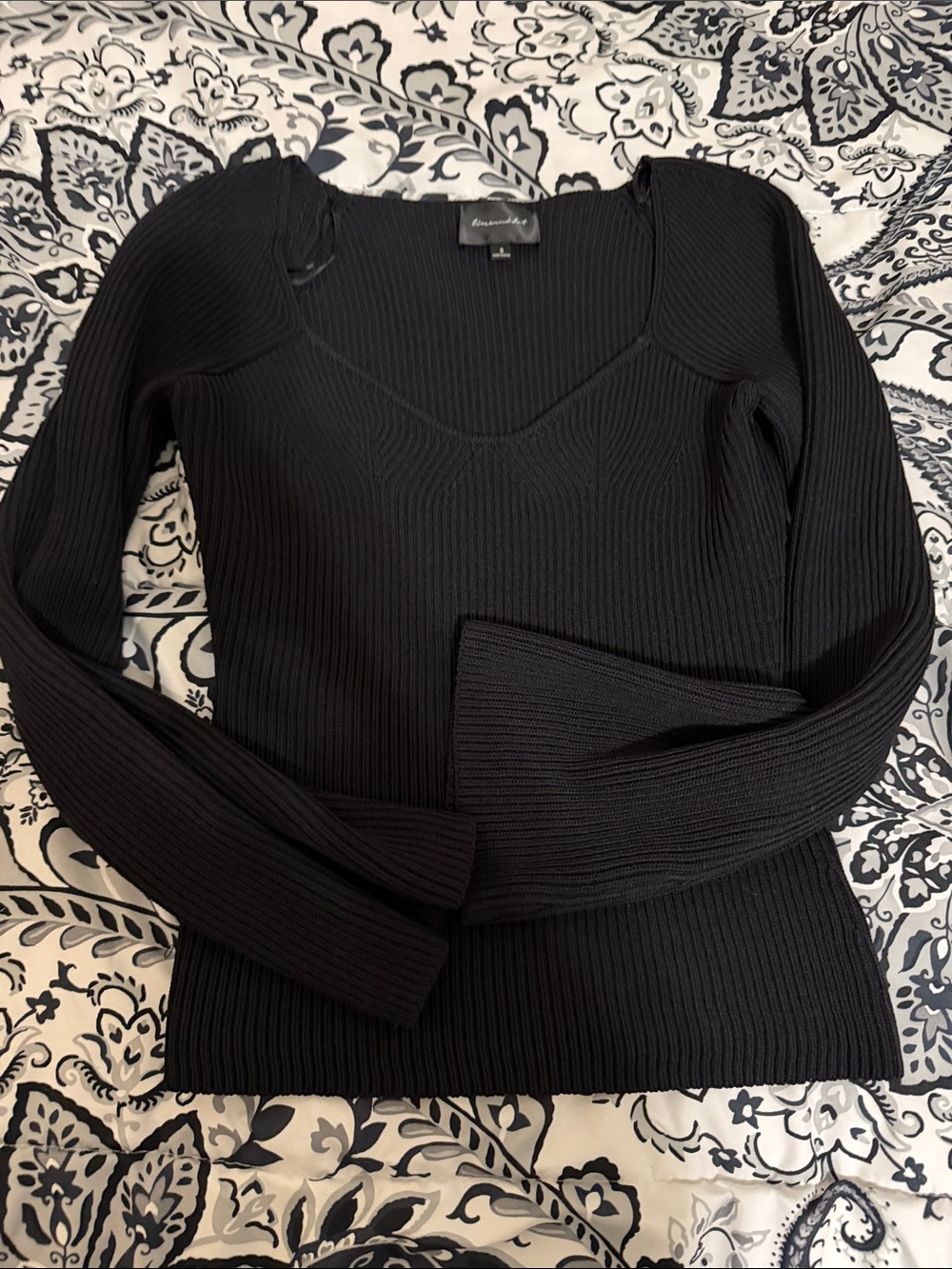 Line & dot top